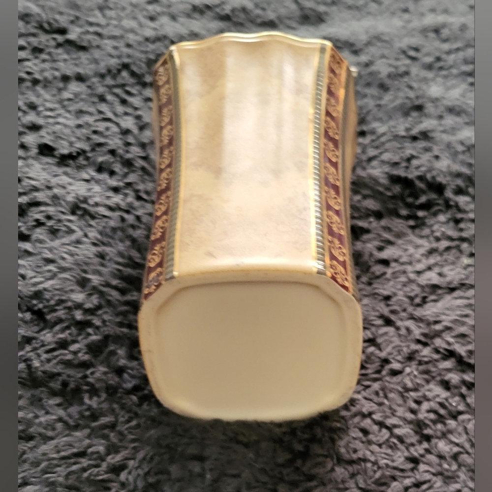 Elegant Gold and Black Soap Dispenser - Picture 3 of 5